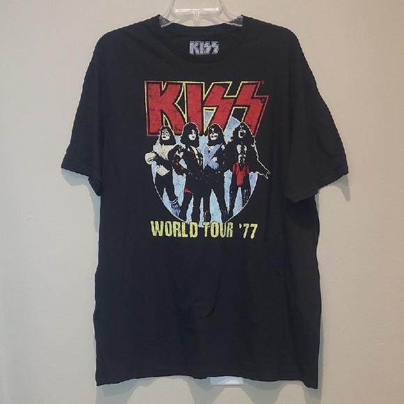 Kiss Tee Shirt NWOT - Picture 1 of 4